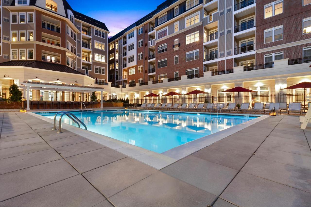 The Vanderbilt Hotel Suites Westbury Exterior photo