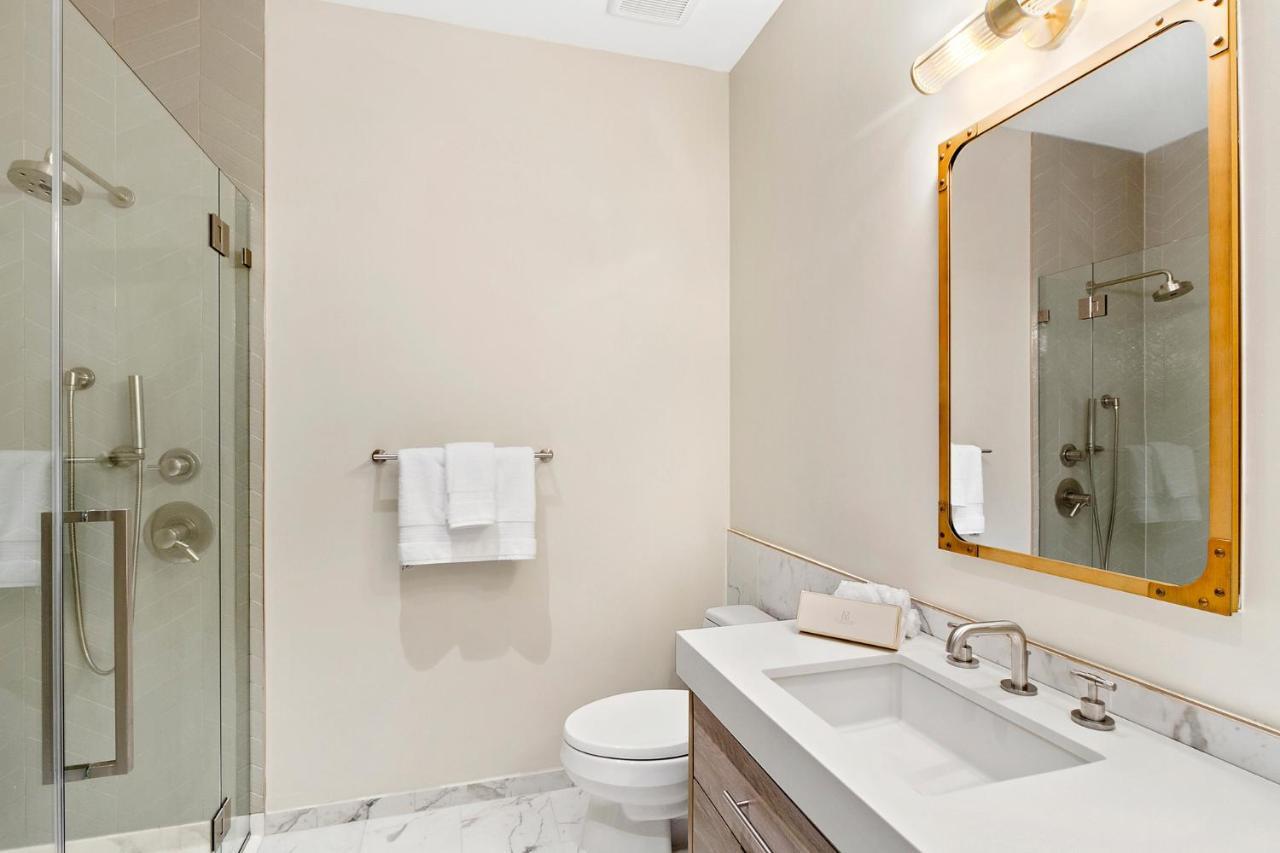 The Vanderbilt Hotel Suites Westbury Exterior photo
